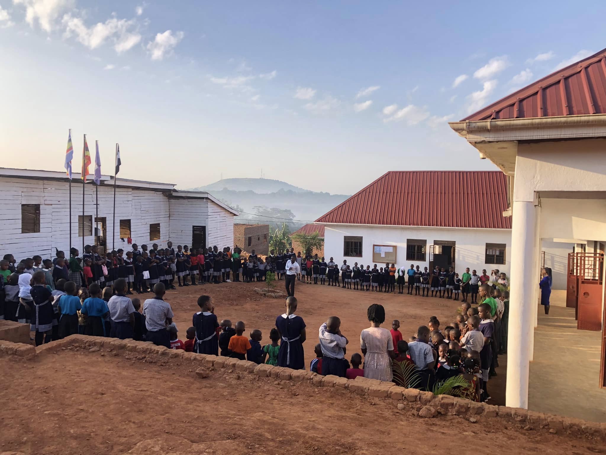 Morgonsamling på Arise and Shine Junior School